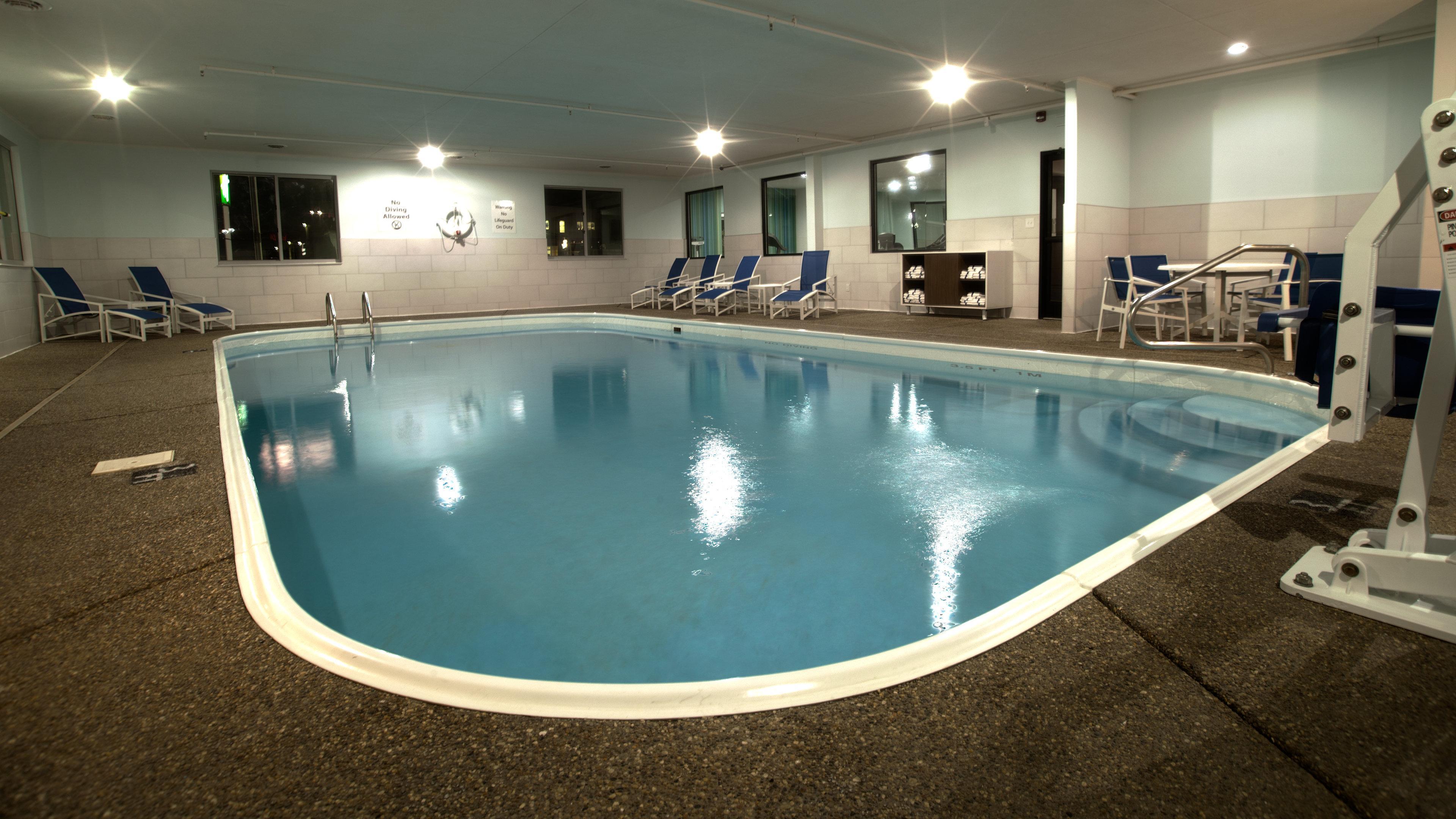 Holiday Inn Express & Suites Evansville North By Ihg Warrenton Екстериор снимка
