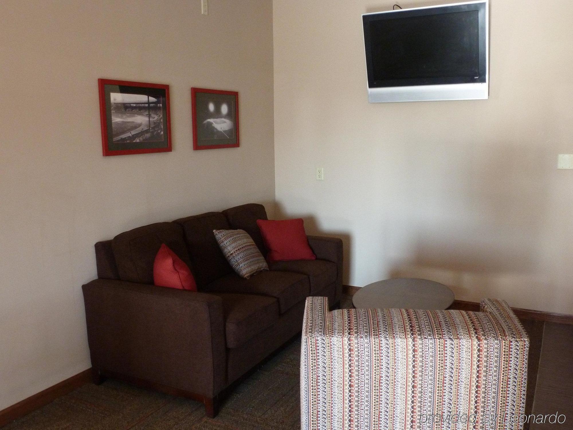 Holiday Inn Express & Suites Evansville North By Ihg Warrenton Стая снимка