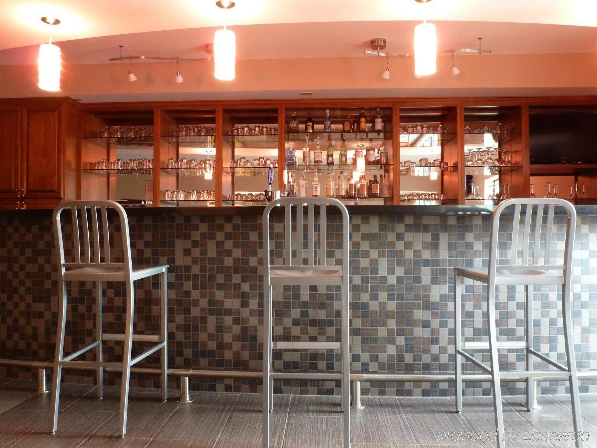 Holiday Inn Express & Suites Evansville North By Ihg Warrenton Ресторант снимка