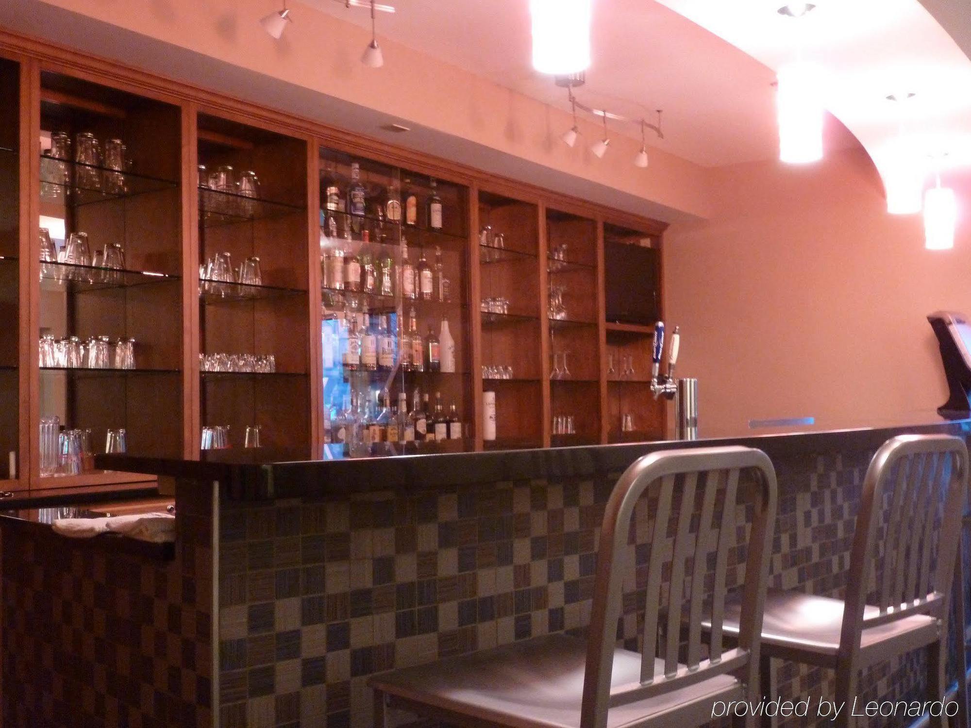 Holiday Inn Express & Suites Evansville North By Ihg Warrenton Ресторант снимка
