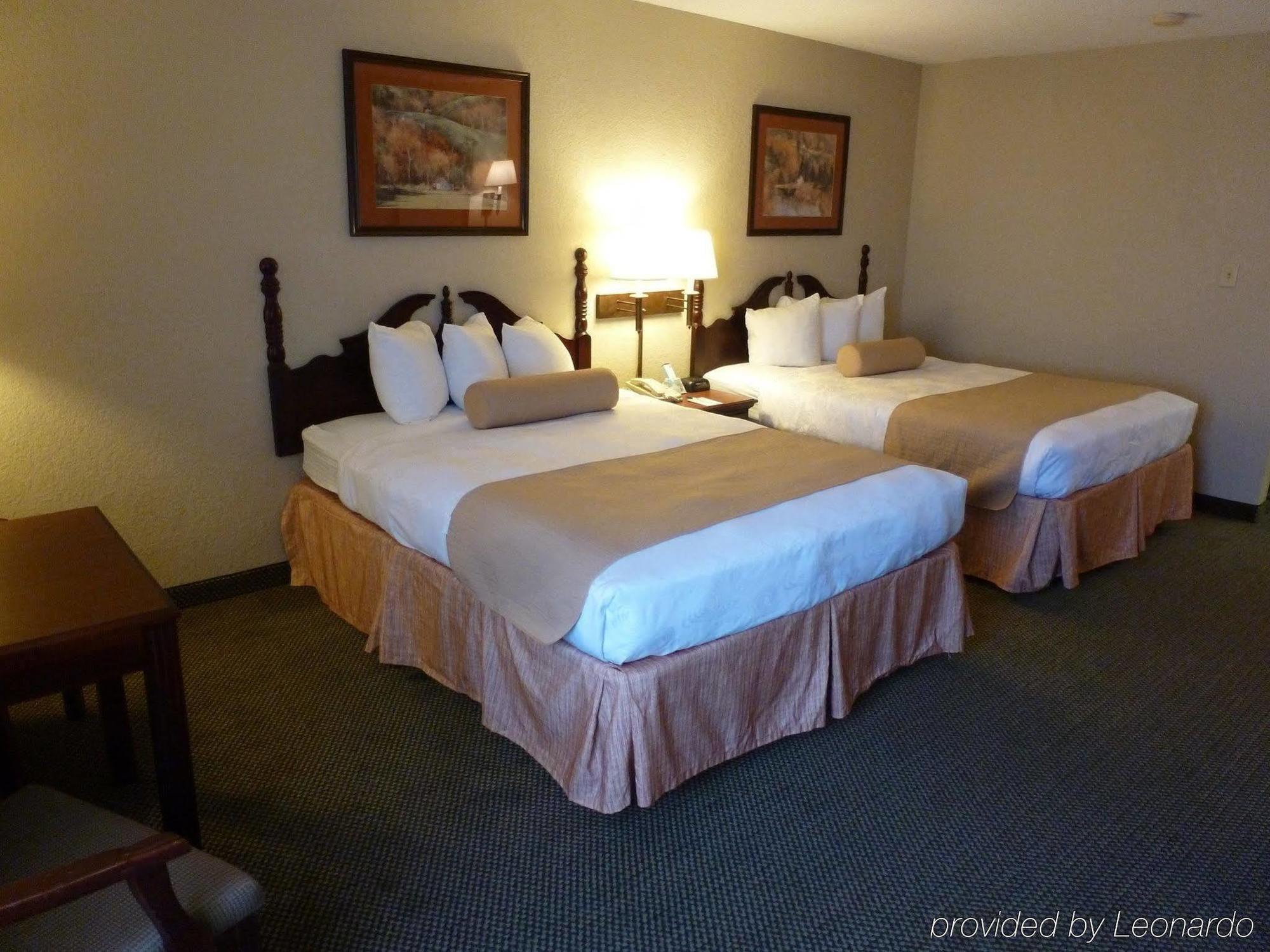 Holiday Inn Express & Suites Evansville North By Ihg Warrenton Стая снимка