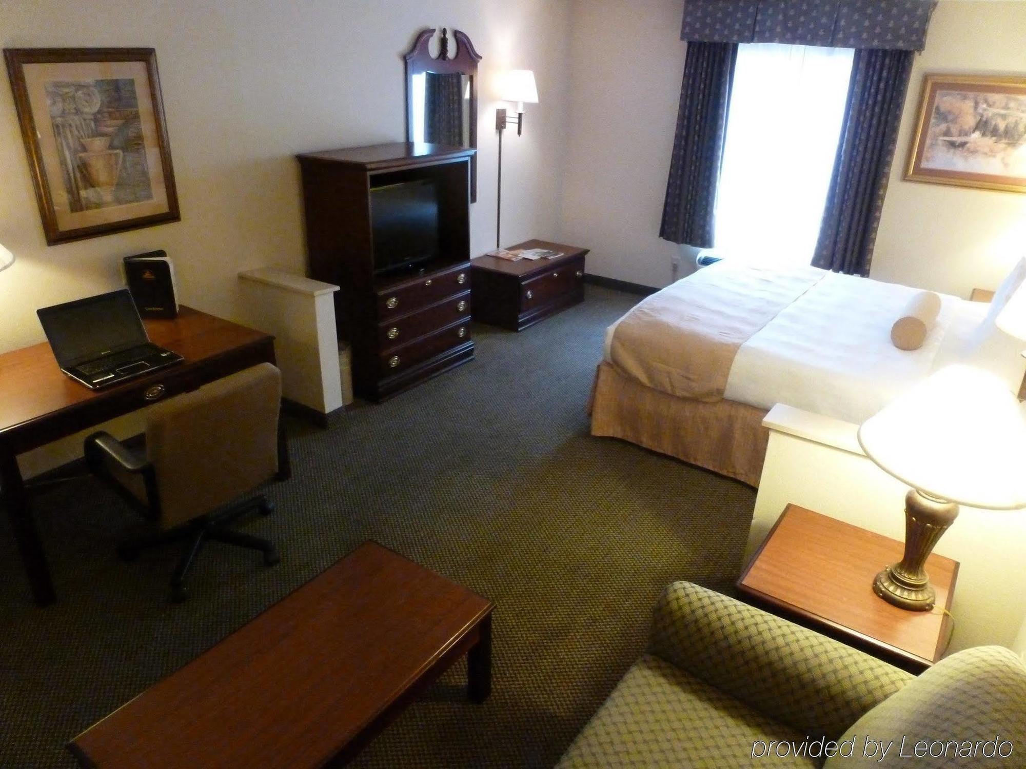 Holiday Inn Express & Suites Evansville North By Ihg Warrenton Стая снимка