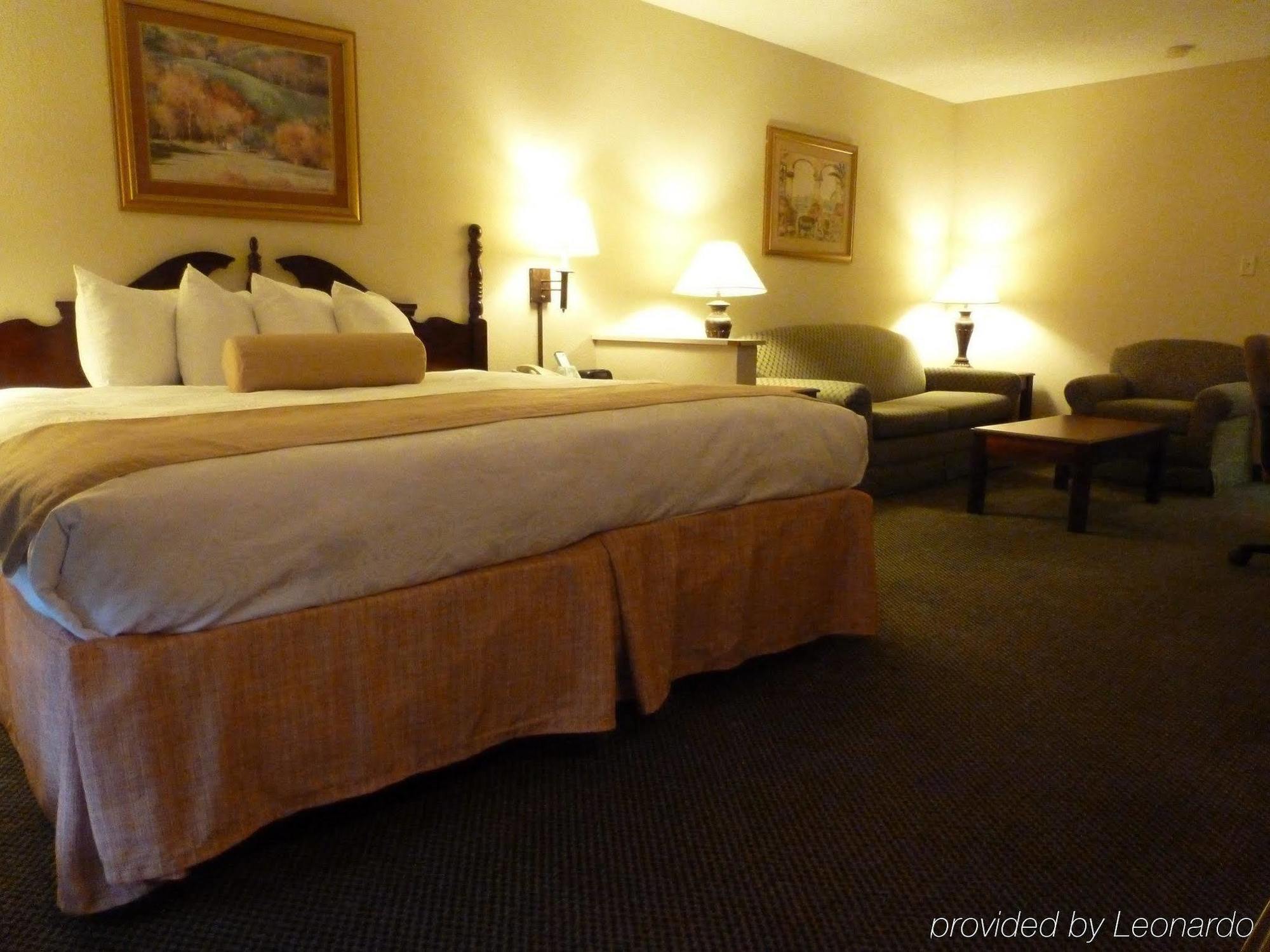 Holiday Inn Express & Suites Evansville North By Ihg Warrenton Стая снимка